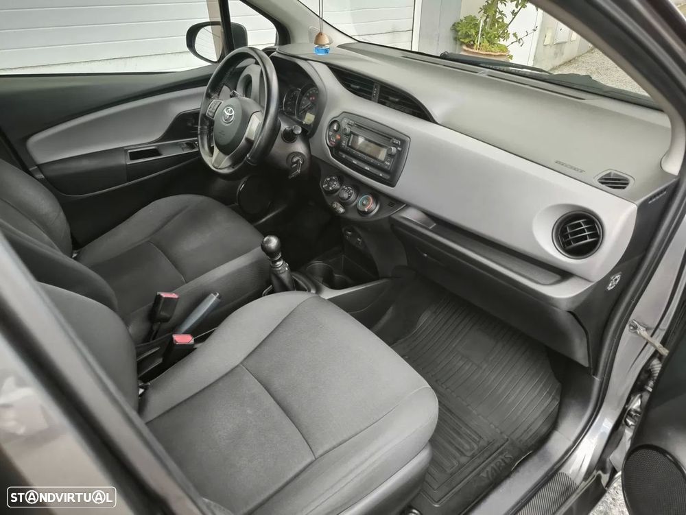 Toyota Yaris 1.4 D-4D ACtive+AC — fotografia 27