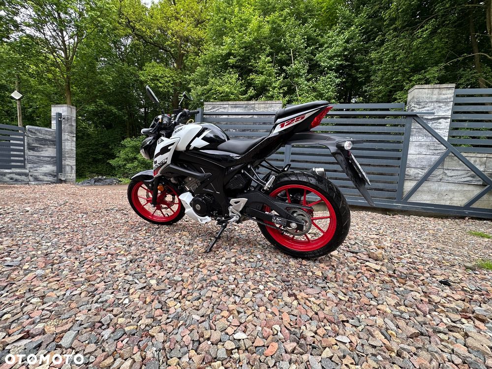 Suzuki GSX - 3