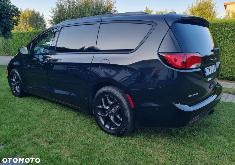 Chrysler Pacifica - 7