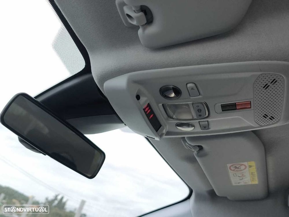 Peugeot 208 1.2 PureTech Style - 24