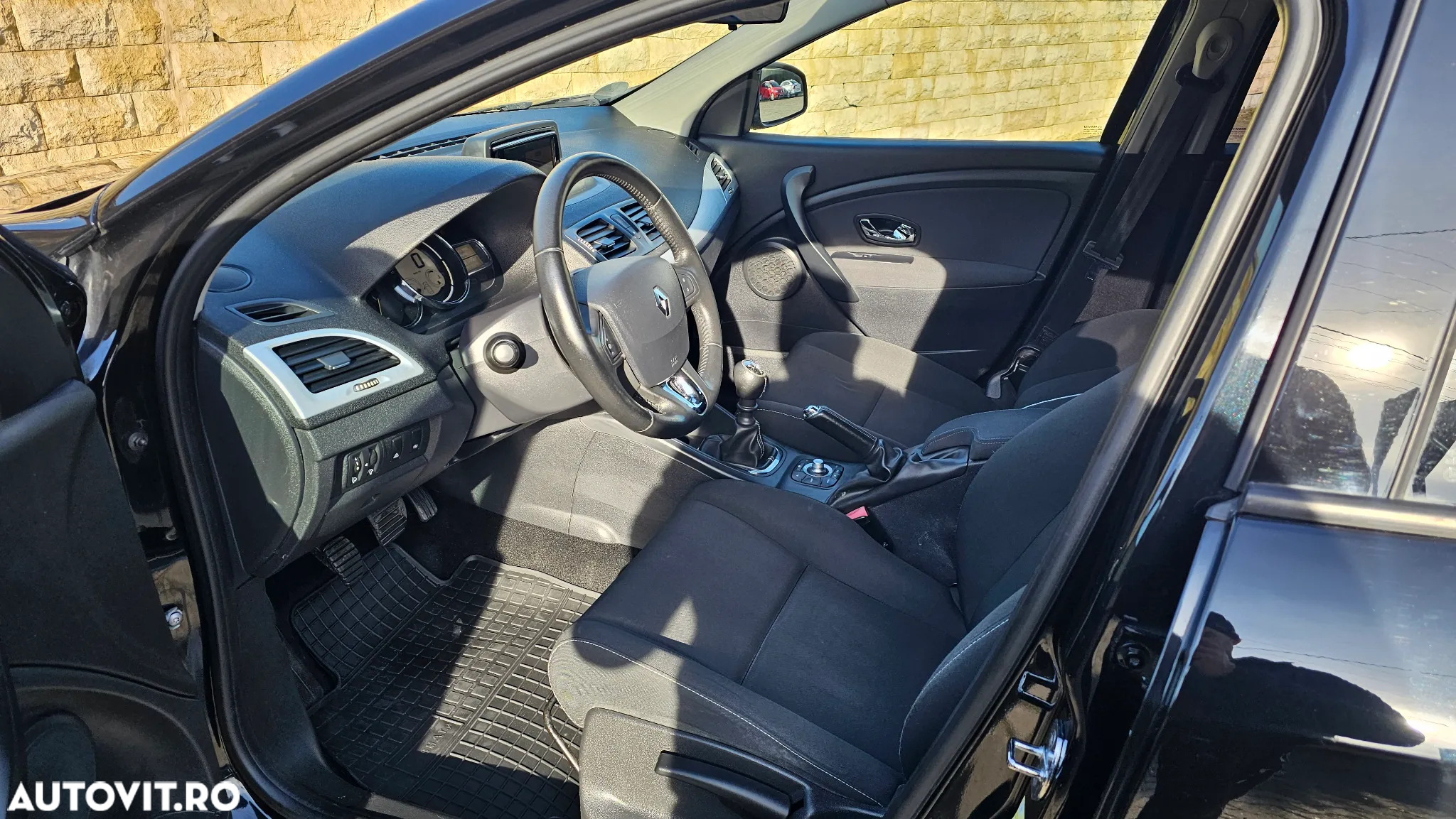 Renault Megane Grandtour ENERGY TCe 130 BOSE EDITION - 17