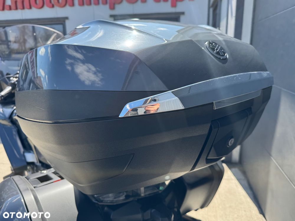 Yamaha FJR - 27