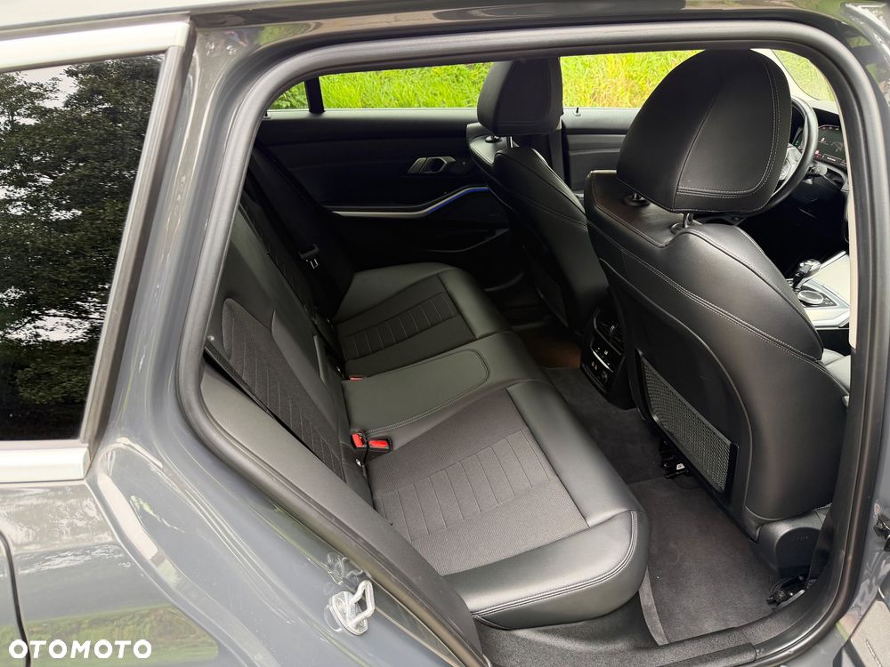 BMW Seria 3 320d Edition Luxury Line Purity - 9
