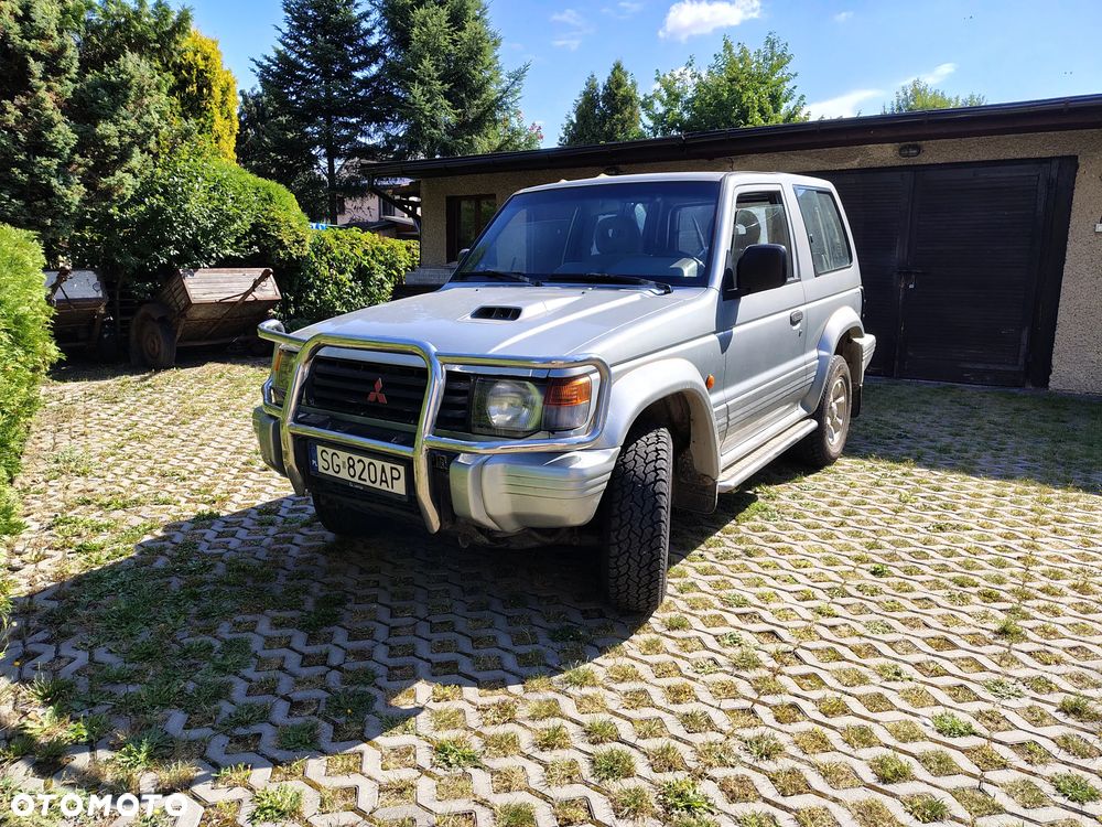 Mitsubishi Pajero - 2