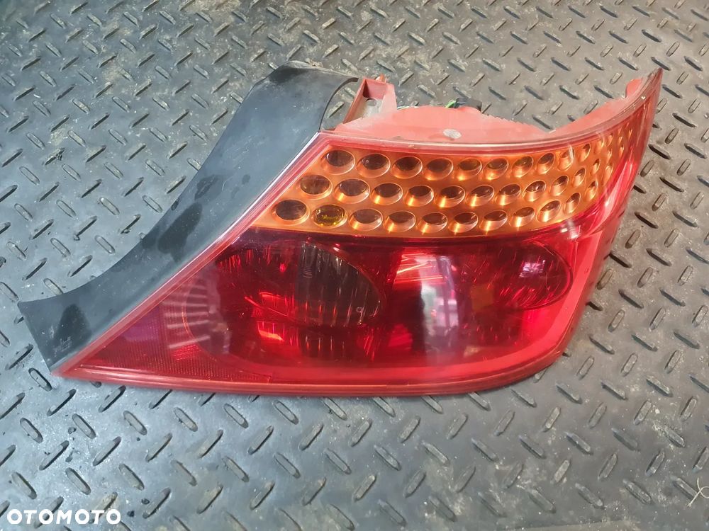 Lampa PRAWY tył PEUGEOT 407 COUPE EUROPA - 1