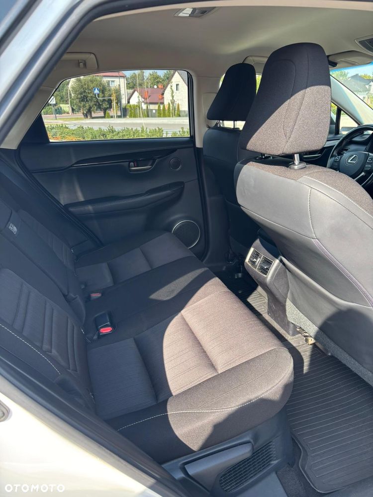 Lexus NX 300h Elegance AWD - 10