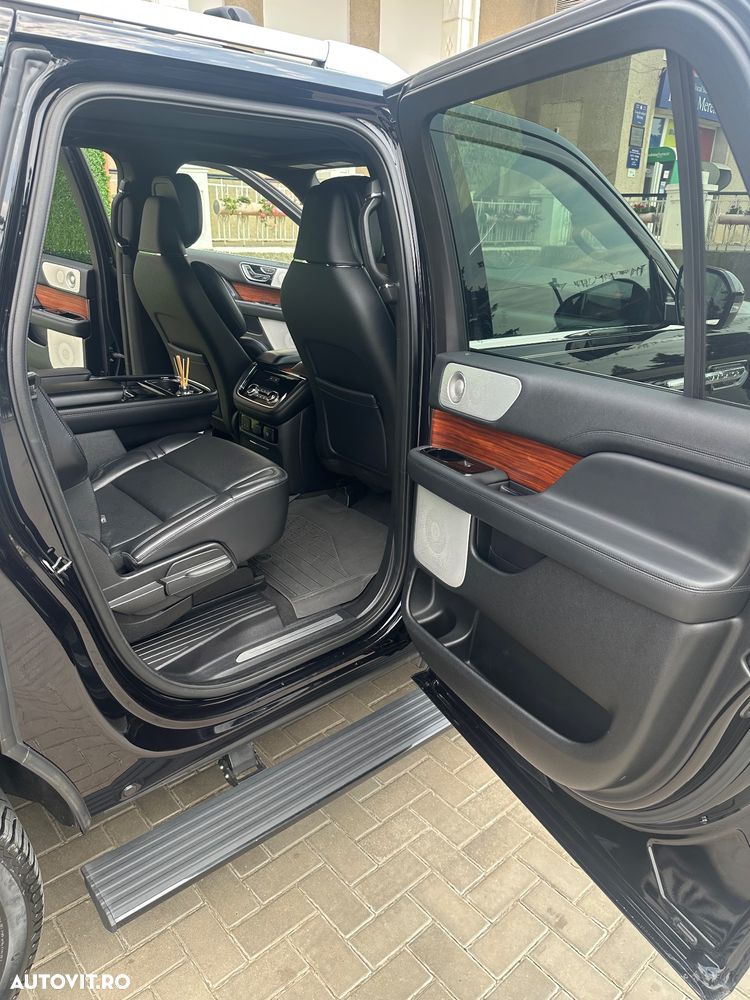 Lincoln Navigator - 30