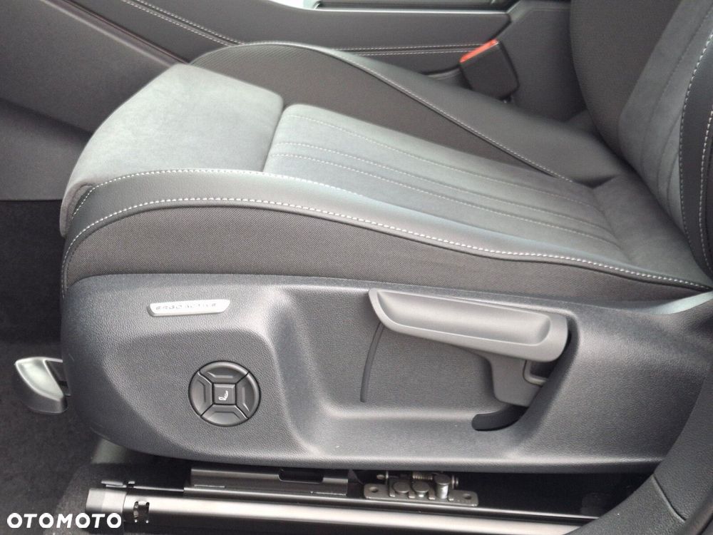 Volkswagen T-Roc 1.5 eTSI Style DSG - 13