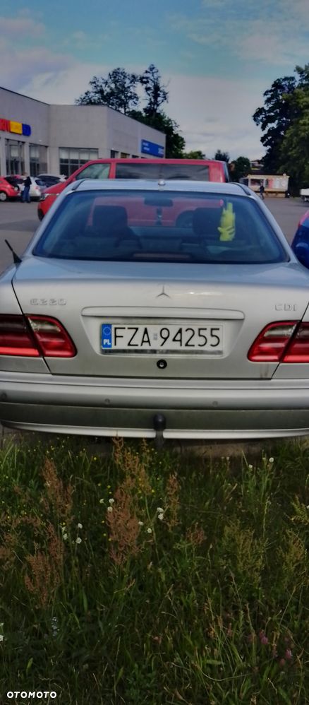 Mercedes-Benz Klasa E - 4