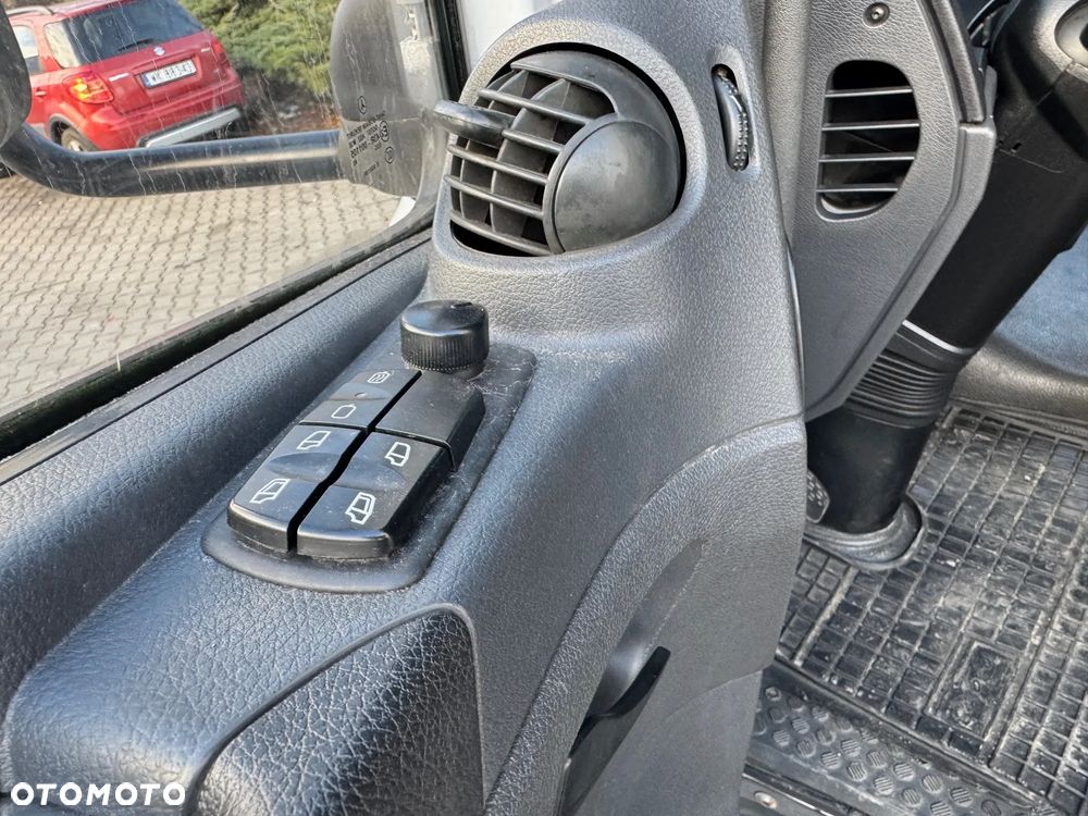 Mercedes-Benz ATEGO - 15