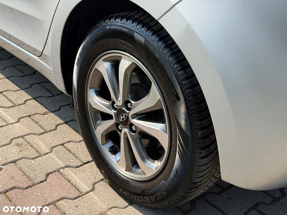 Hyundai i20 blue 1.0 T-GDI Passion Plus - 12