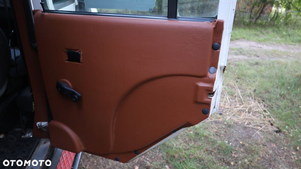 Land Rover Inny - 17