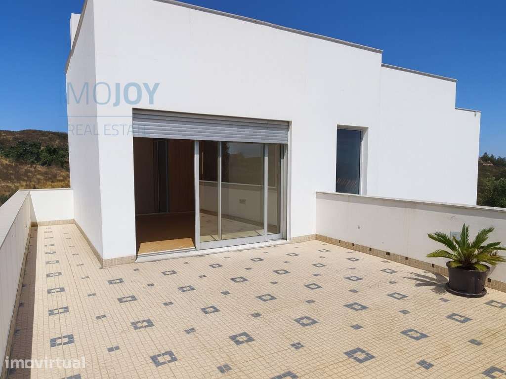 Moradia T3 Nova com Terreno de 435 m² na Cotovia - Grande imagem: 2/25