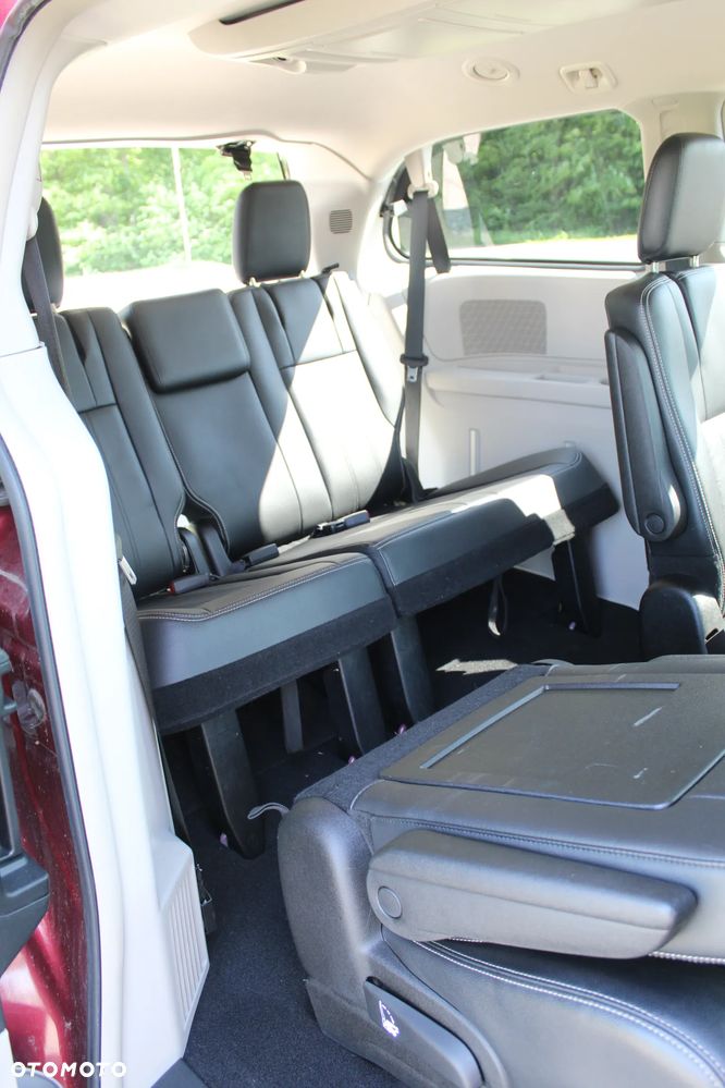 Chrysler Town & Country 3.6 Touring - 17