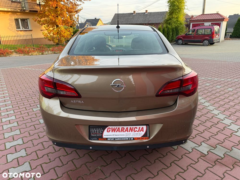 Opel Astra IV 1.6 Essentia - 14