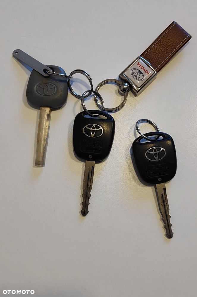 Toyota Avensis 1.6 VVT-i Luna - 23