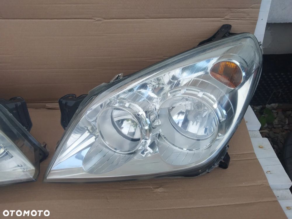 OPEL ASTRA H LAMPA LEWA PRAWA REFLEKTOR EU - 2