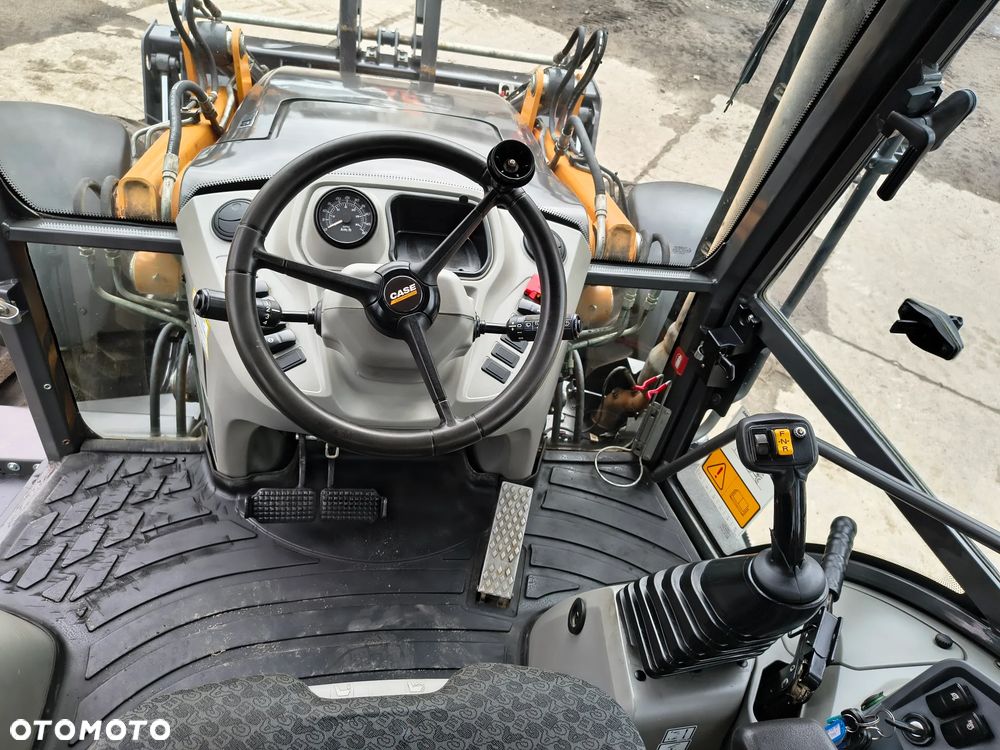 Case 695 SV 2023R - 18