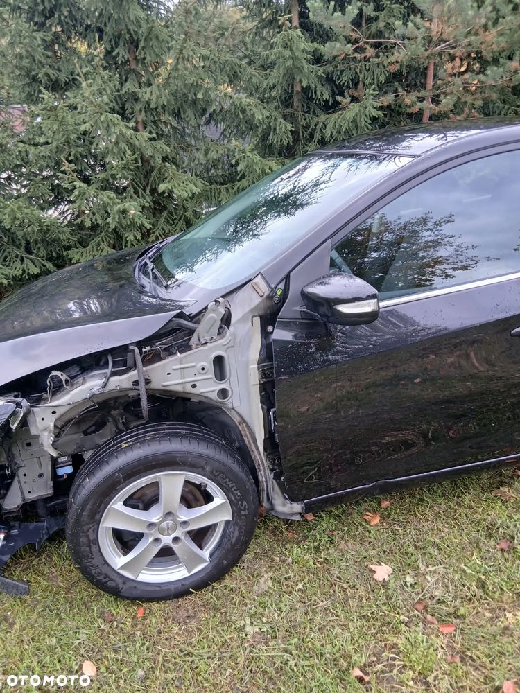 Nissan Pulsar 2015 photo 2