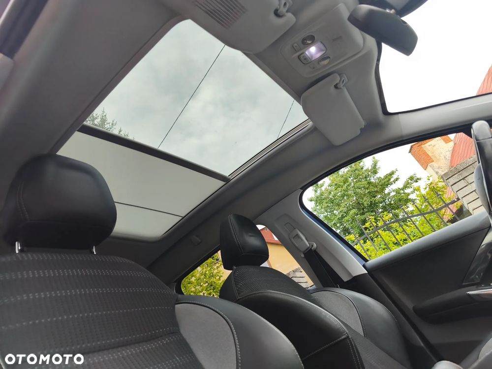 Peugeot 2008 e-HDi FAP 115 STOP & START Allure - 11