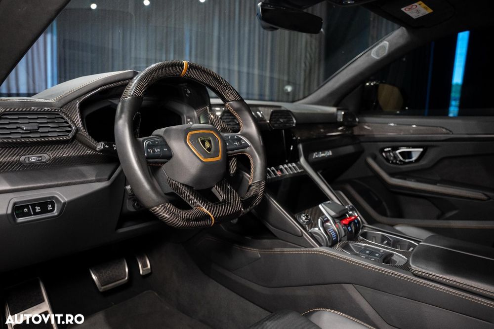 Lamborghini URUS - 27