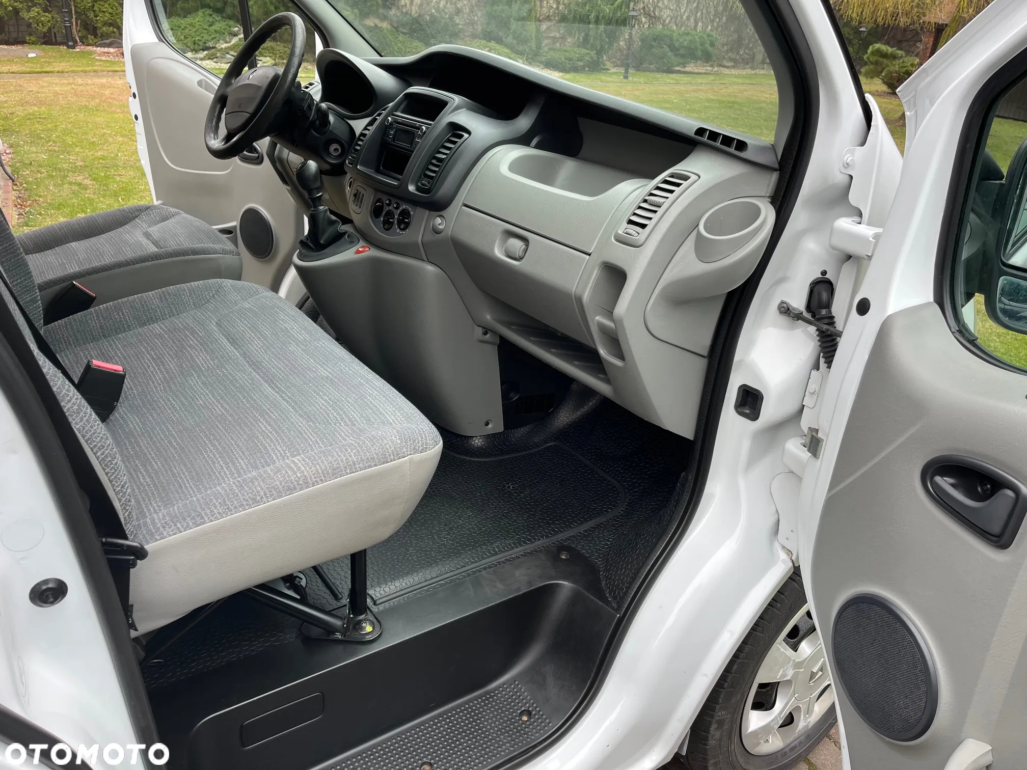 Renault Trafic - 12