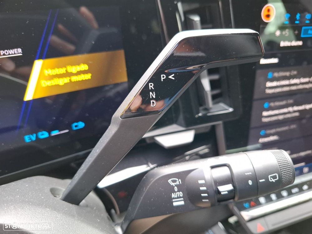 Renault Austral 1.2 E-Tech Iconic Espirit - 16