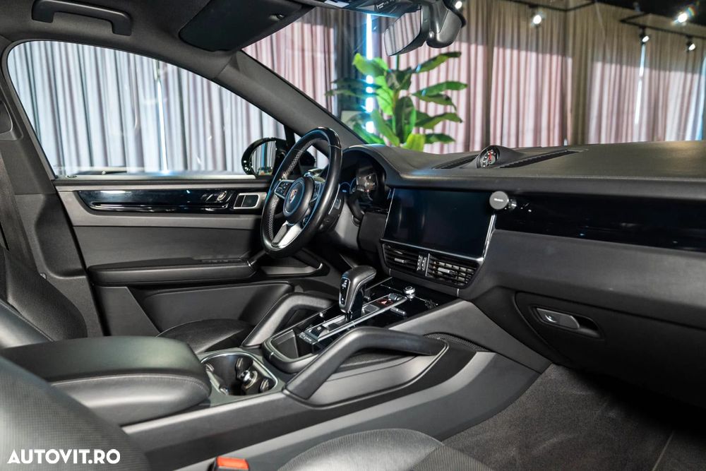 Porsche Cayenne Coupe - 26