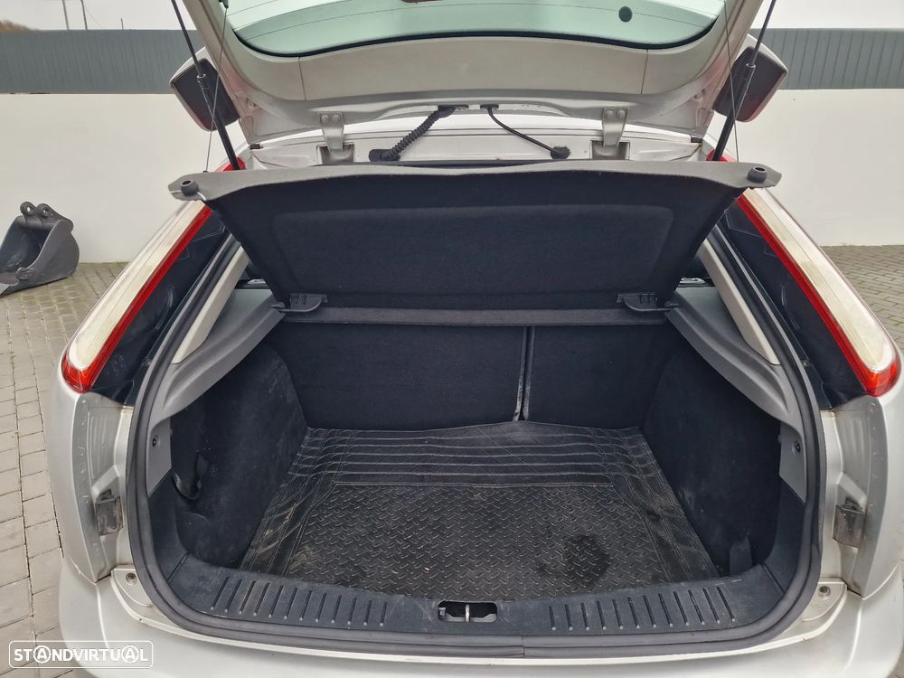 Ford Focus 1.6 TDCi Connection - 11