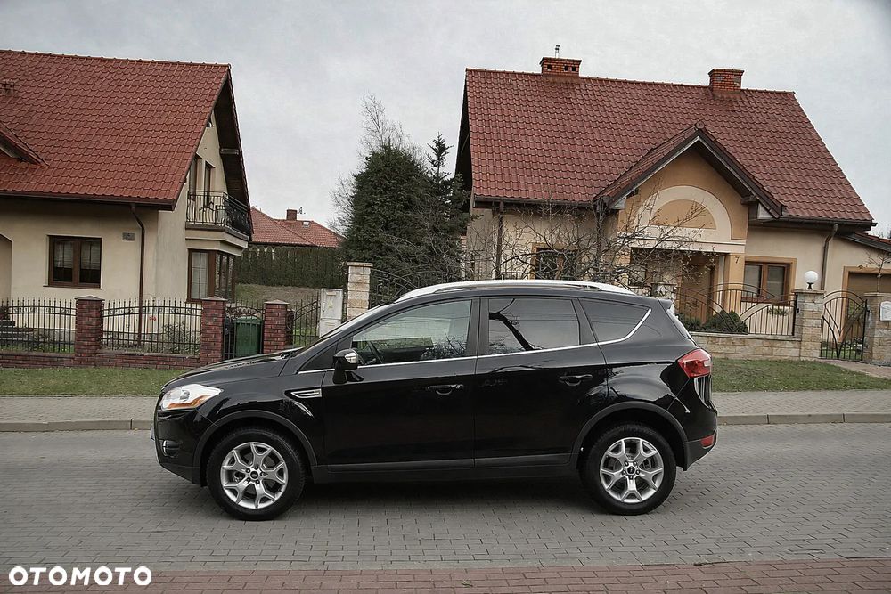 Ford Kuga 2.0 TDCi 2x4 Titanium - 4