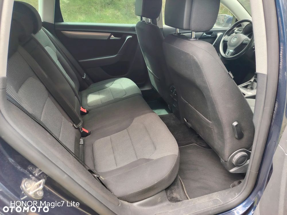 Volkswagen Passat 2.0 Blue TDI SCR Comfortline - 12