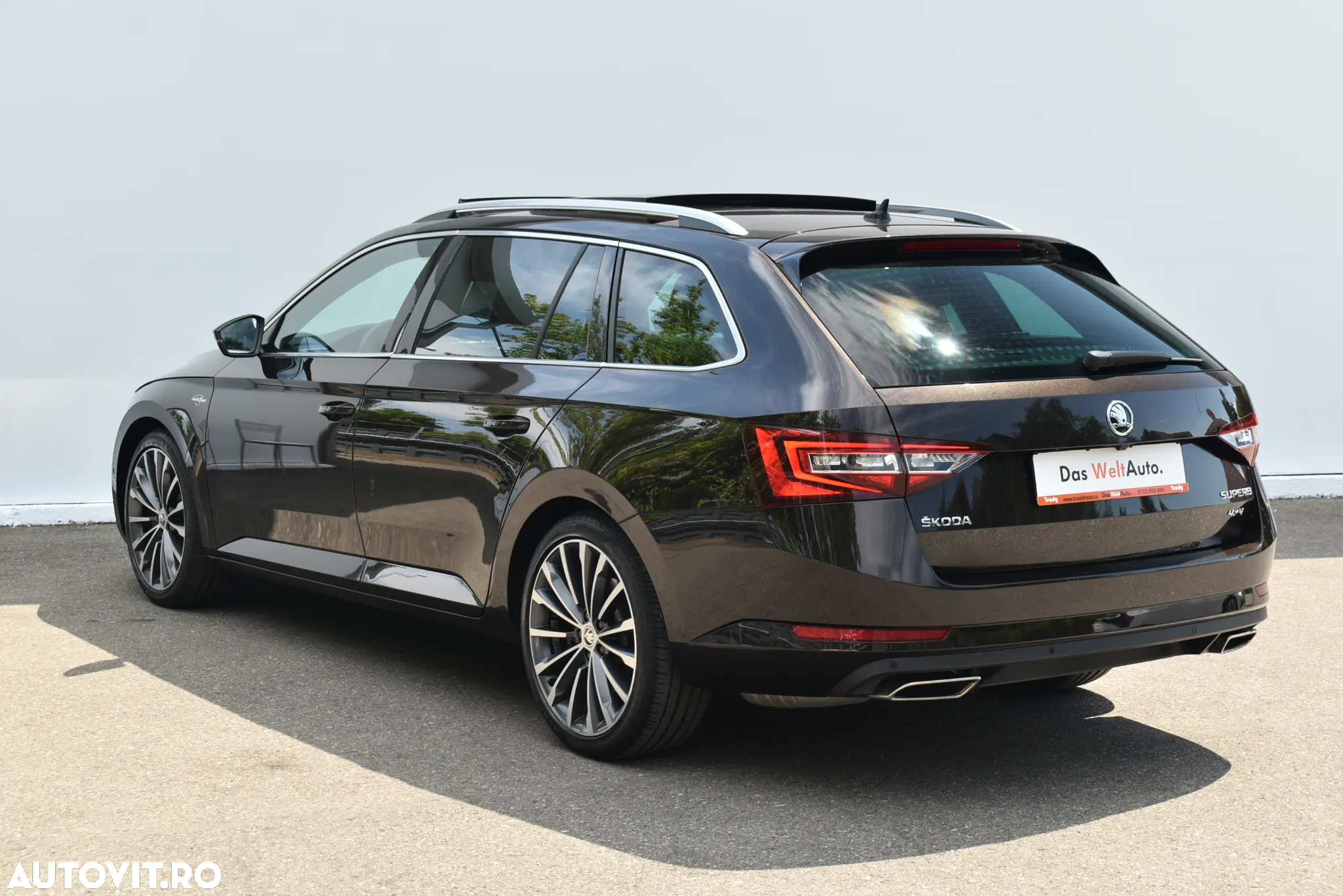Skoda Superb 2.0 TSI DSG 4X4 Laurin & Klement - 6
