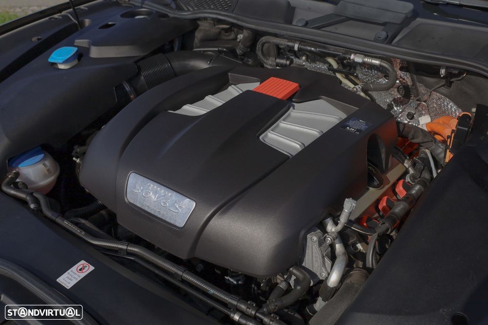 Porsche Cayenne S E-Hybrid Platinum Edition - 44