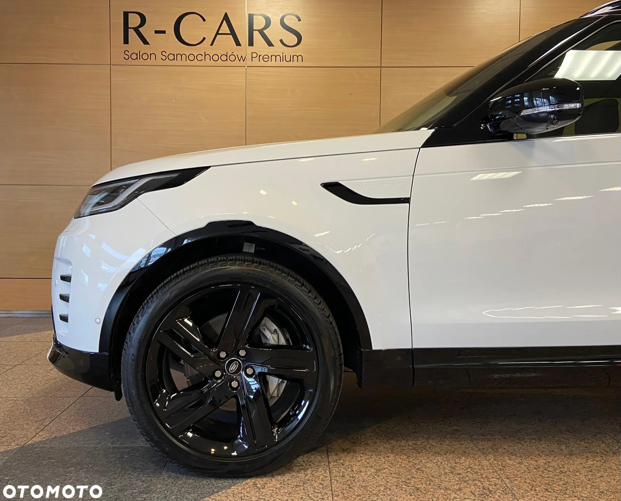 Land Rover Discovery V 2.0 P300 R-Dynamic SE - 7