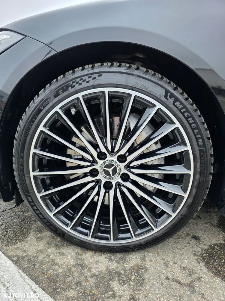 Mercedes-Benz C 300 4Matic T 9G-TRONIC AMG Line - 23