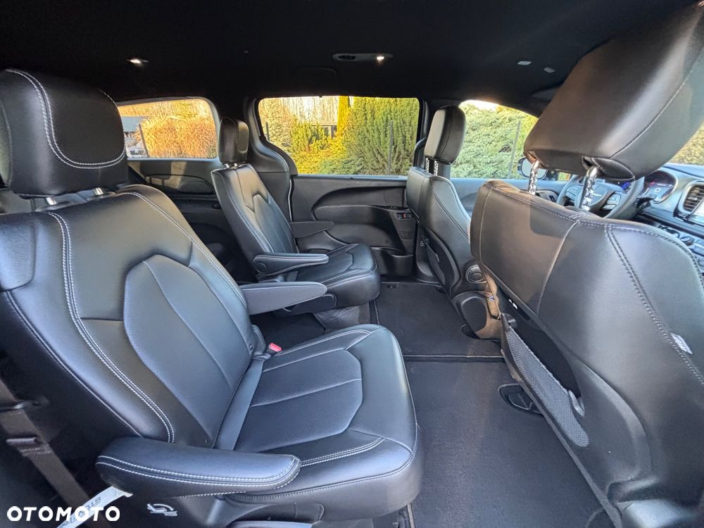 Chrysler Pacifica - 23