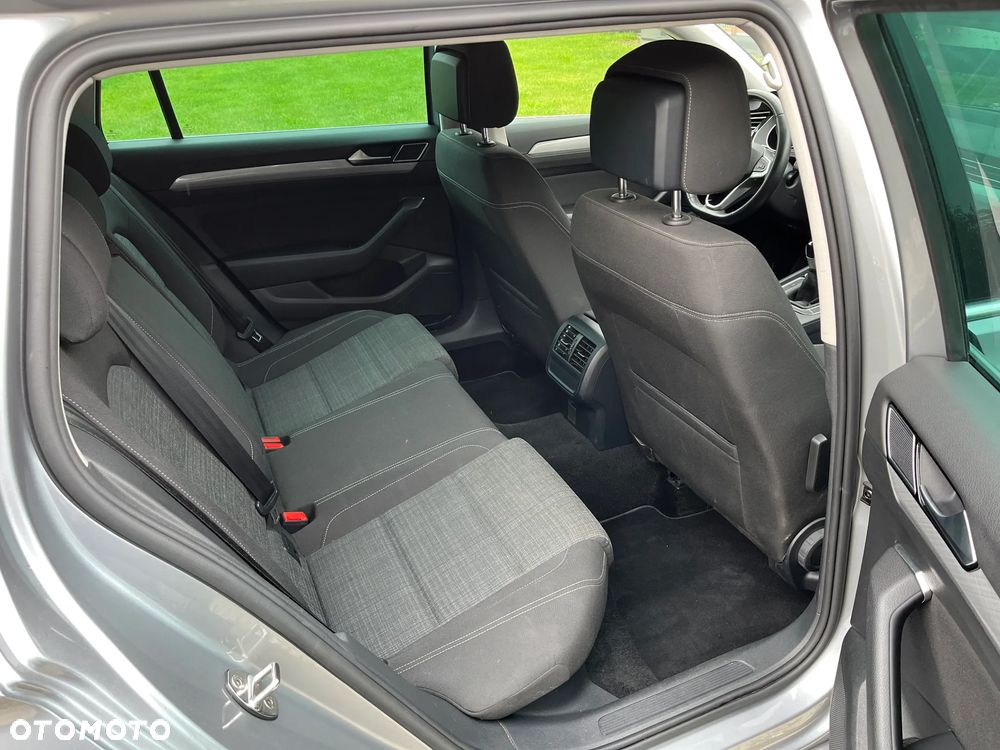 Volkswagen Passat 2.0 TDI EVO Business - 10