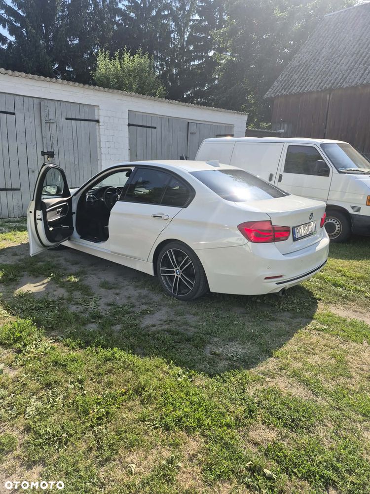 BMW Seria 3 318i - 4