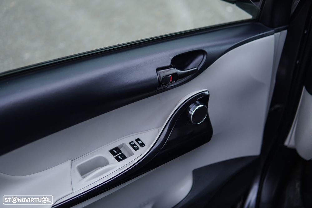 Toyota iQ 1.0 VVT-i 2 MultiDrive EP+NAVI+Bluetooth - 28