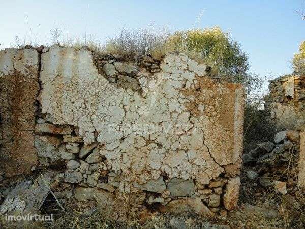 3 hectares de terreno com ruína - Grande imagem: 3/7