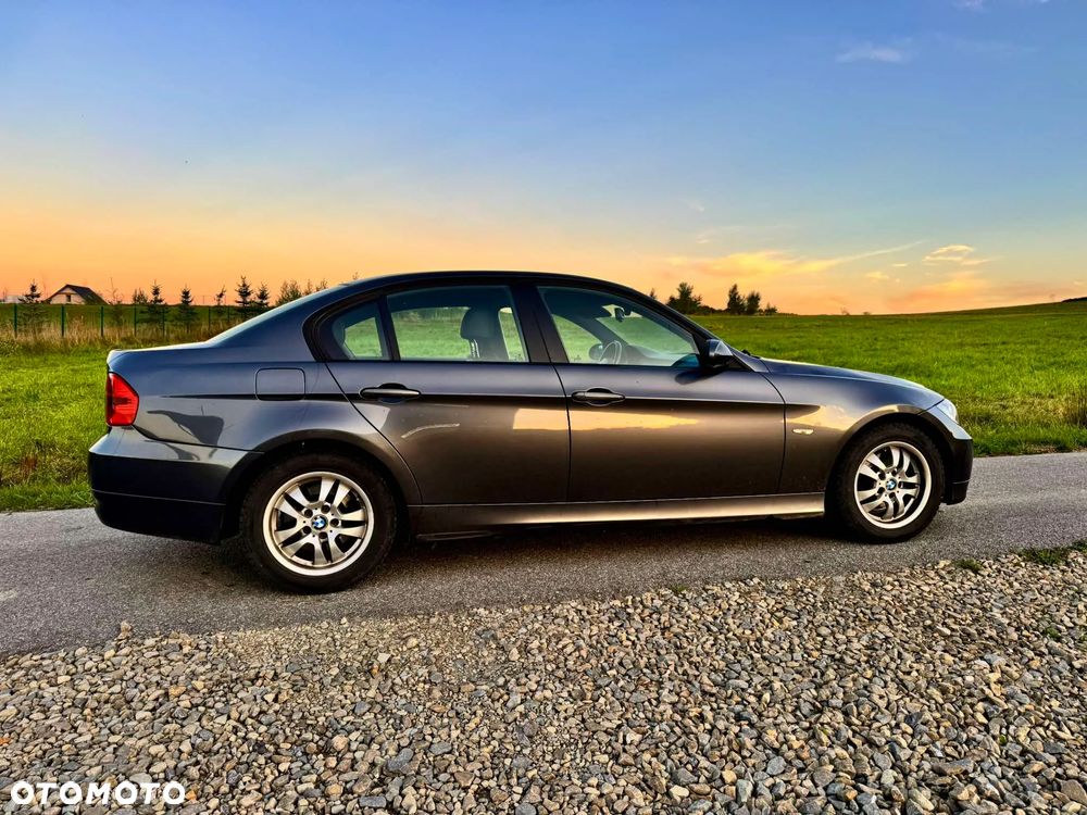 BMW Seria 3 318d - 4