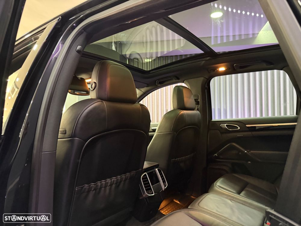 Porsche Cayenne Diesel Tiptronic S - 12