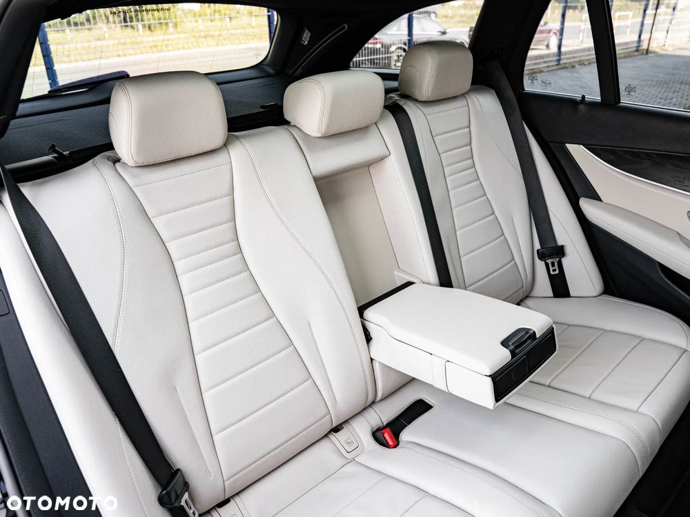Mercedes-Benz Klasa E 220 d T 9G-TRONIC Exclusive - 26