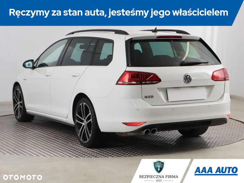 Volkswagen Golf - 5
