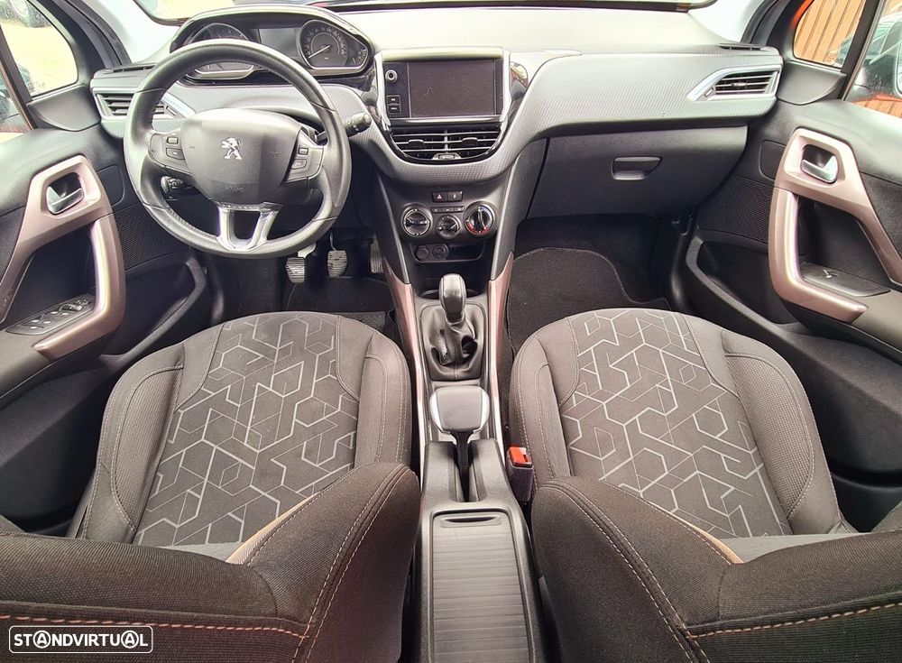 Peugeot 2008 1.6 BlueHDi Style - 10