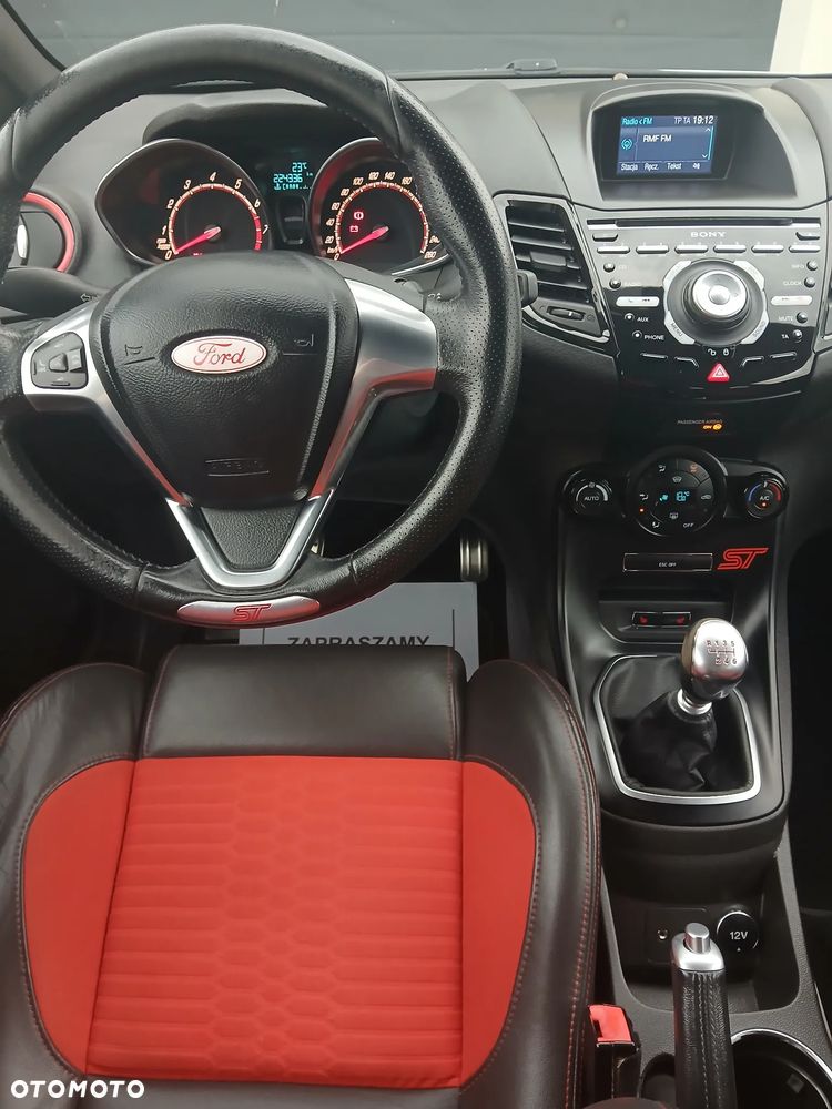 Ford Fiesta 1.6 EcoBoost ST - 23