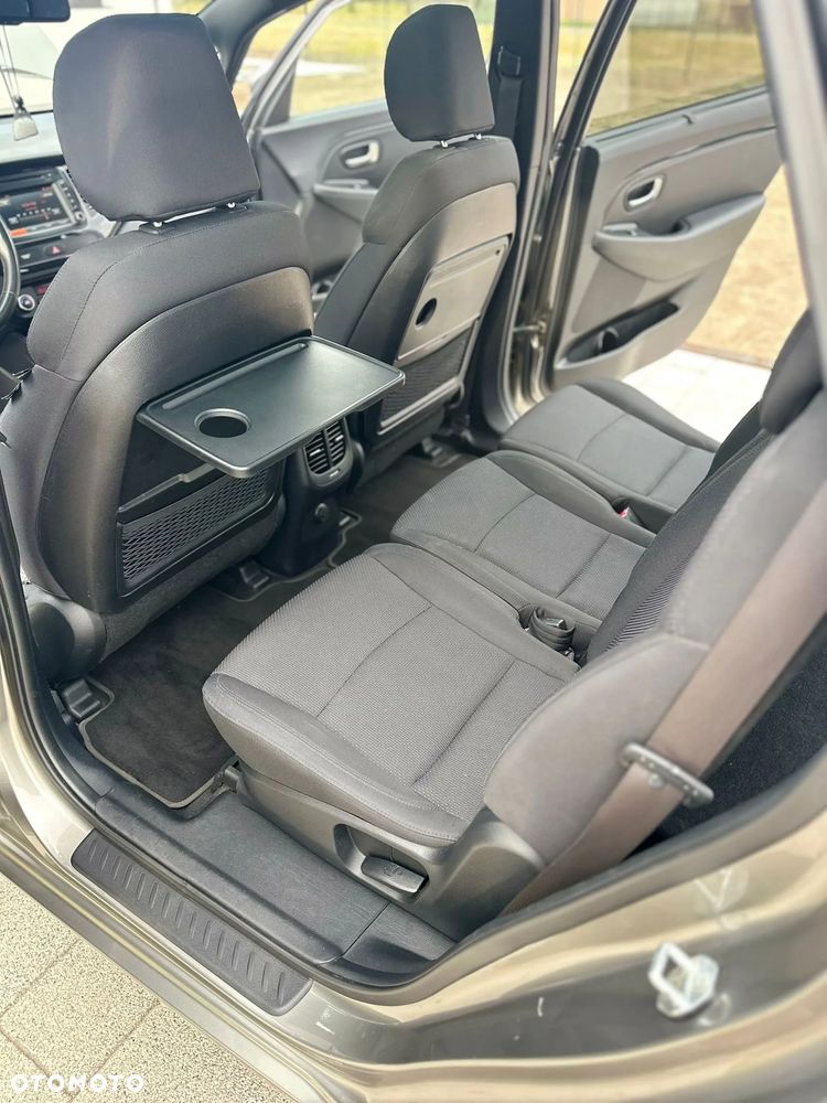 Kia Carens 2.0 GDI XL - 29