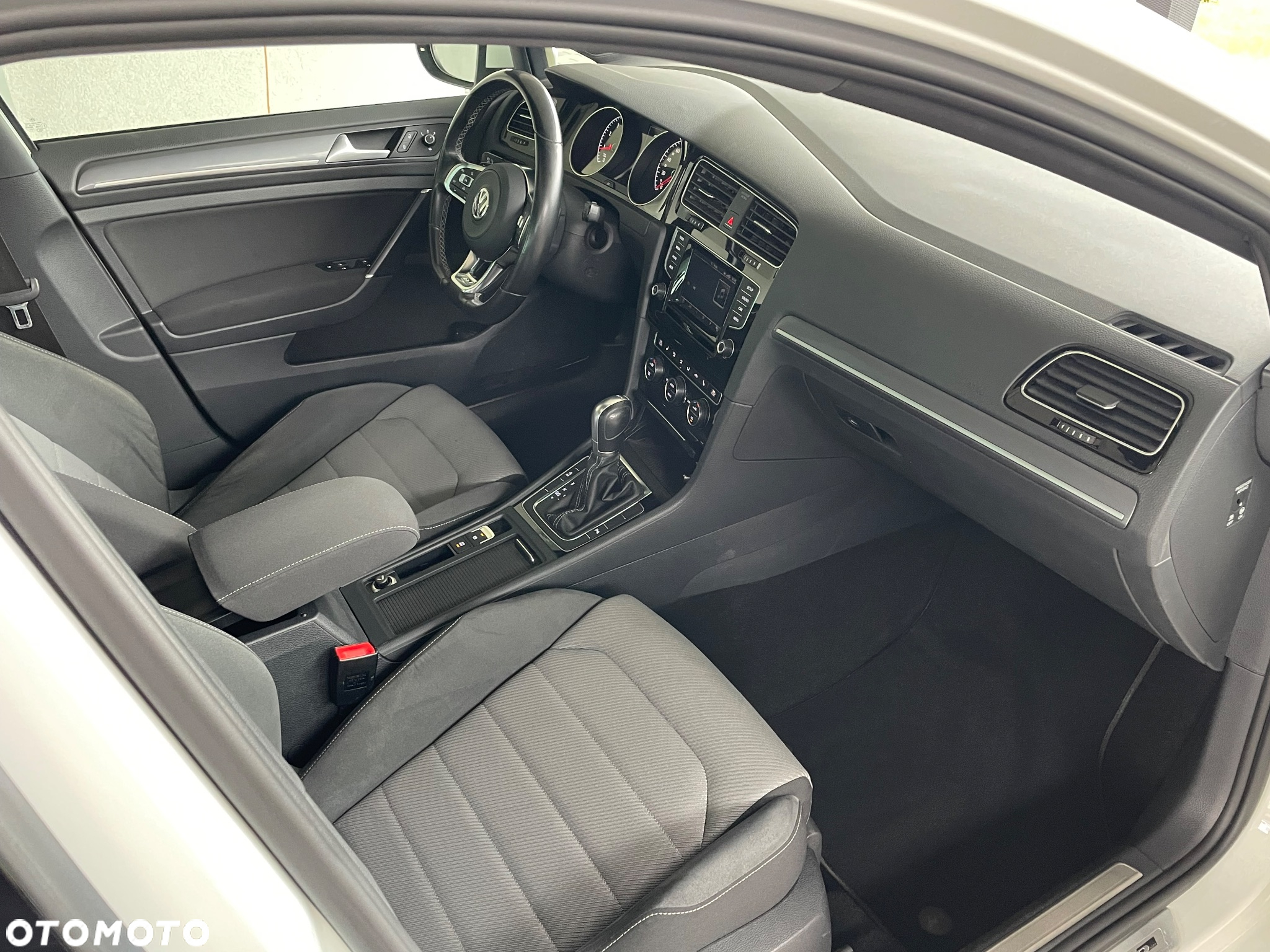 Volkswagen Golf - 21