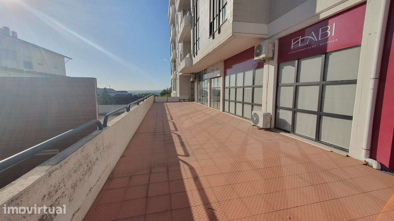 Loja na Avenida Afonso Henriques, nº45 com 85m2 - Grande imagem: 4/22