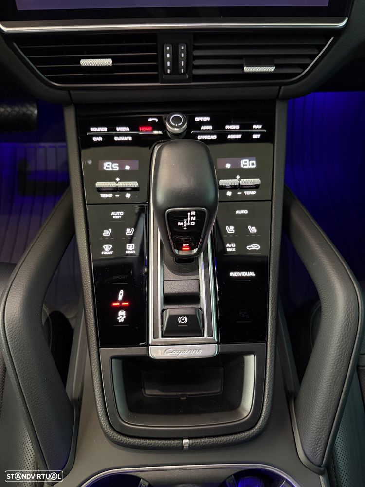 Porsche Cayenne Coupé E-Hybrid Platinum Edition - 21